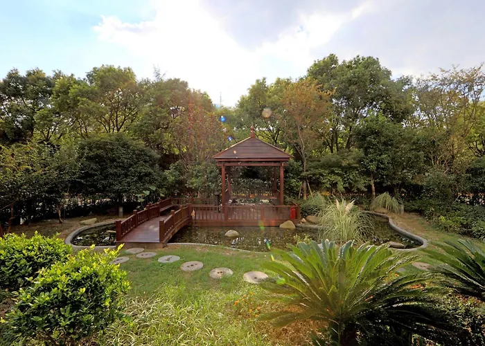 Ramada Plaza Shanghai Pudong Airport